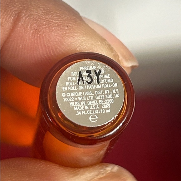 “SEND UR BEST OFFER?” “CLINIQUE HAPPY” Fragrance Rollerball In Bright Orange…😊 - Picture 2 of 4